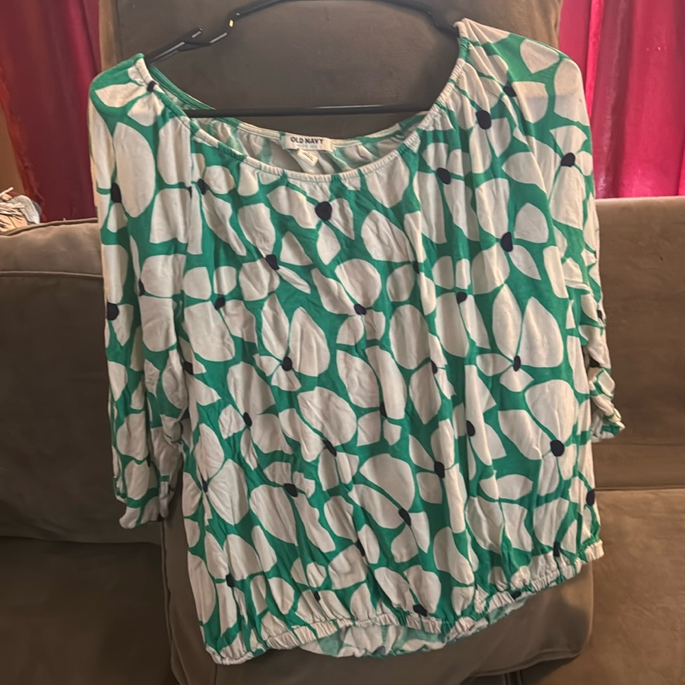 Women’s blouse, green and white flower pattern, elastic band on sleeves & waist